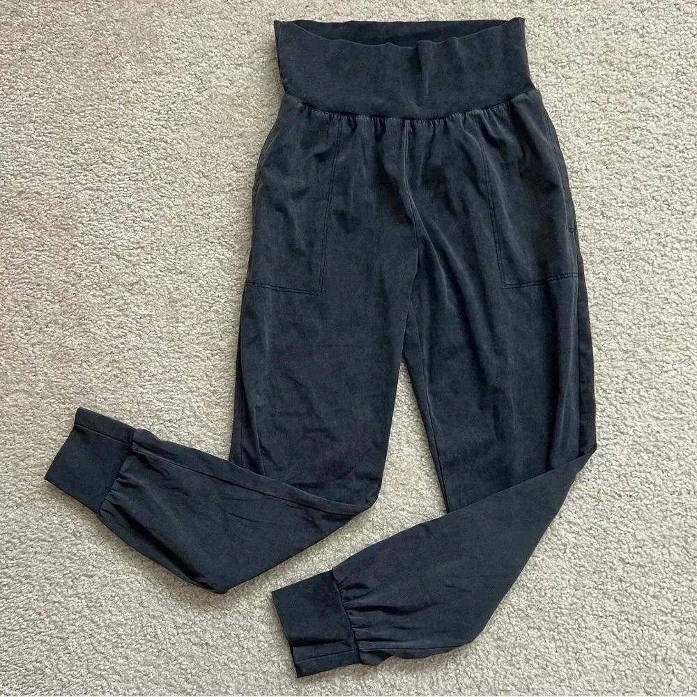 Bagatelle Collection Joggers Women Size Small Gray Pants Soft and Relaxed 69535